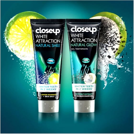 Closeup White Attraction Natural Glow - Coconut Extract & Bamboo Charcoal (75ml)